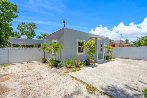 House in Miami, Florida 3 bedrooms, 95.5 sq.m. № 1845906 - photo 3