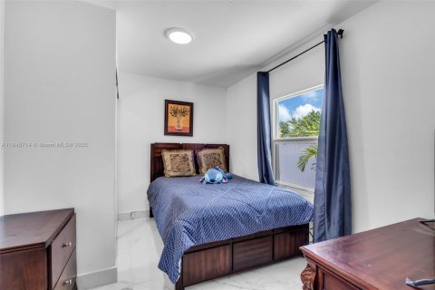 House in Miami, Florida 3 bedrooms, 95.5 sq.m. № 1845906 - photo 11