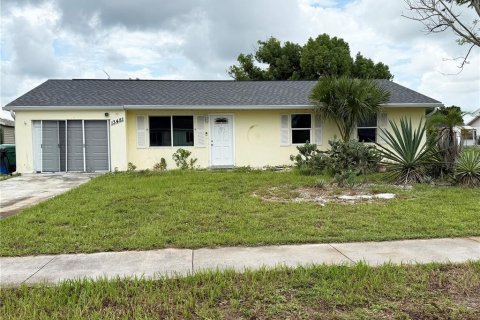 House in Port Charlotte, Florida 3 bedrooms, 101.45 sq.m. № 2275662 - photo 2