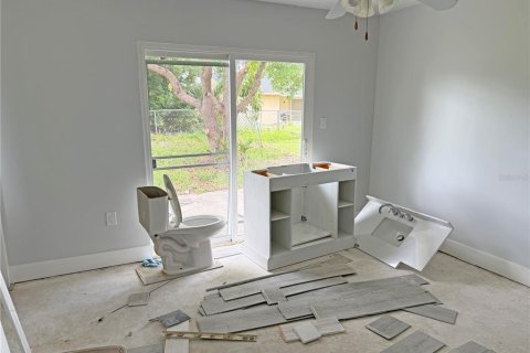 House in Port Charlotte, Florida 3 bedrooms, 101.45 sq.m. № 2275662 - photo 6