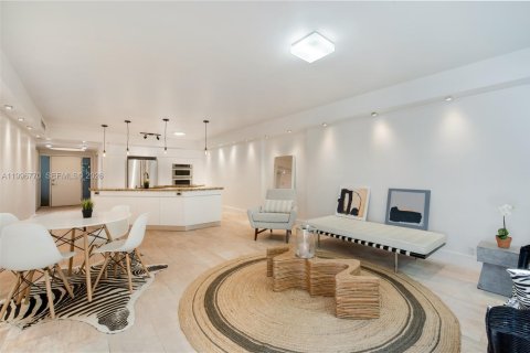 Condo in Key Biscayne, Florida, 2 bedrooms  № 2058713 - photo 2