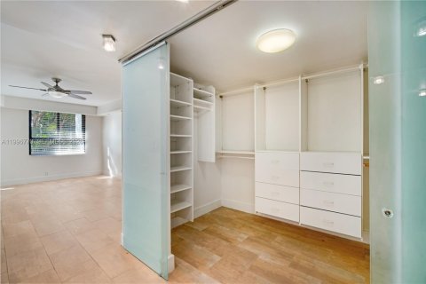 Condo in Key Biscayne, Florida, 2 bedrooms  № 2058713 - photo 20