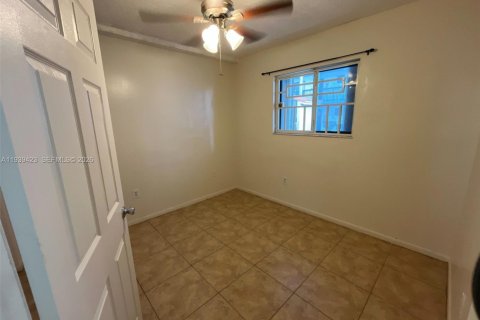 Appartement à louer à Hialeah, Floride: 2 chambres, 75.44 m2 № 1997420 - photo 9