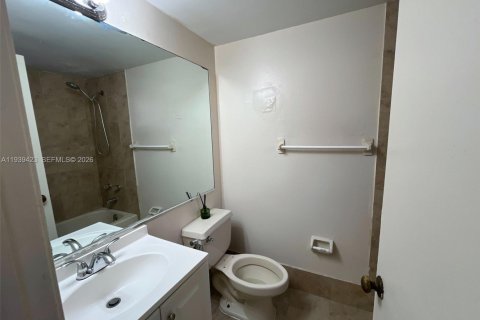 Appartement à louer à Hialeah, Floride: 2 chambres, 75.44 m2 № 1997420 - photo 13