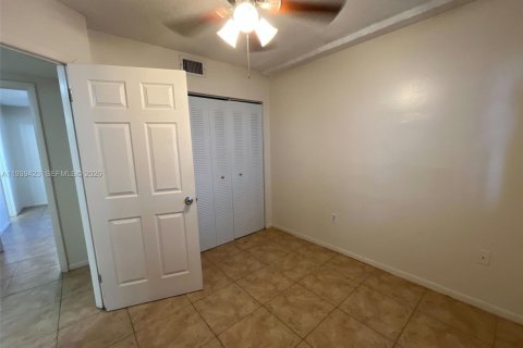 Appartement à louer à Hialeah, Floride: 2 chambres, 75.44 m2 № 1997420 - photo 10