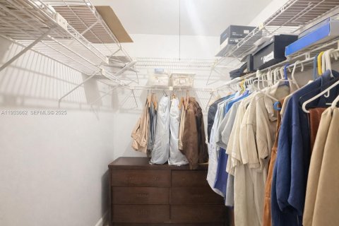 Condo in North Miami Beach, Florida, 1 bedroom  № 1991459 - photo 10