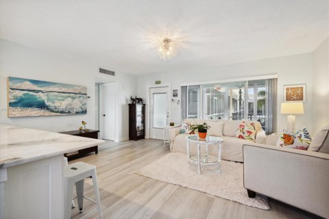 Condominio en venta en Fort Lauderdale, Florida, 1 dormitorio, 68.75 m2 № 1704597 - foto 6