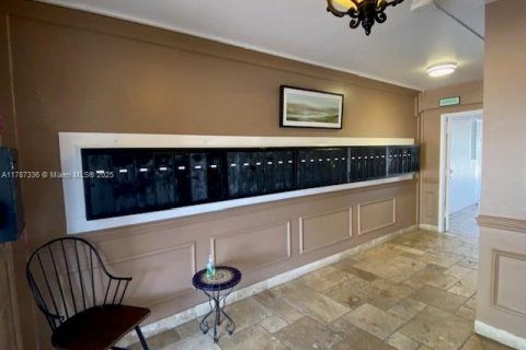 Condominio en venta en Fort Lauderdale, Florida, 1 dormitorio, 68.75 m2 № 1704597 - foto 18