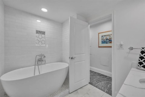 Condo in Winter Park, Florida, 2 bedrooms № 2147743 - photo 15