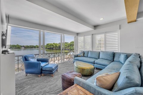 Condo in Winter Park, Florida, 2 bedrooms № 2147743 - photo 5
