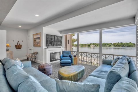 Condo in Winter Park, Florida, 2 bedrooms № 2147743 - photo 6