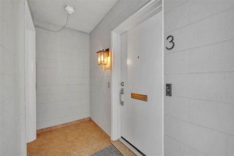 Condo in Winter Park, Florida, 2 bedrooms № 2147743 - photo 3