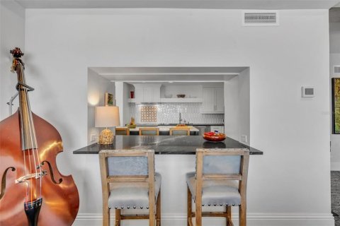 Condo in Winter Park, Florida, 2 bedrooms № 2147743 - photo 9