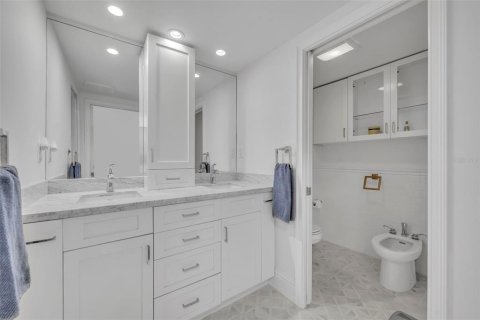 Condo in Winter Park, Florida, 2 bedrooms № 2147743 - photo 21