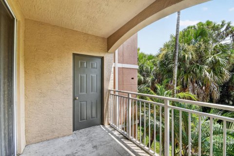 Condo in West Palm Beach, Florida, 3 bedrooms  № 2316269 - photo 13