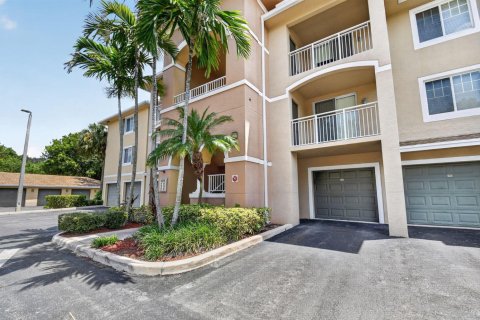 Condo in West Palm Beach, Florida, 3 bedrooms  № 2316269 - photo 17