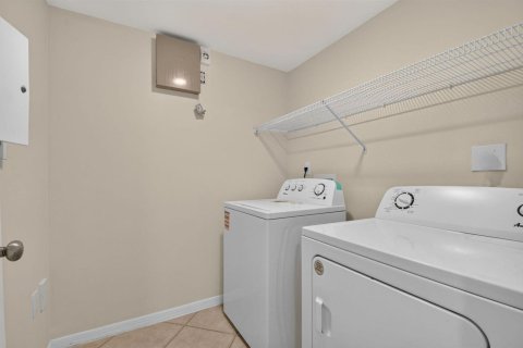 Condo in West Palm Beach, Florida, 3 bedrooms  № 2316269 - photo 12