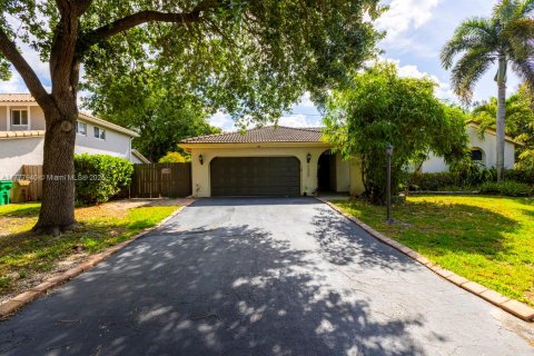 House in Davie, Florida 4 bedrooms, 171.78 sq.m. № 1634000 - photo 19
