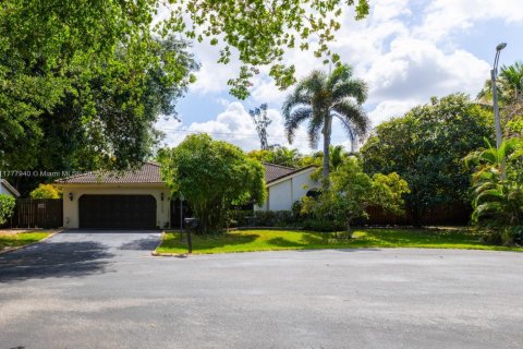House in Davie, Florida 4 bedrooms, 171.78 sq.m. № 1634000 - photo 22