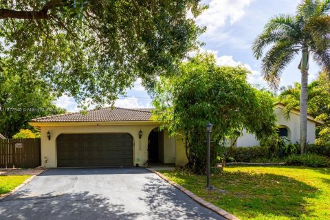 House in Davie, Florida 4 bedrooms, 171.78 sq.m. № 1634000 - photo 7