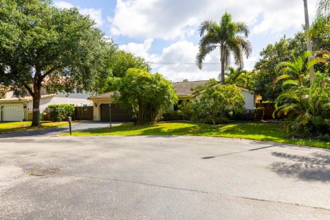 House in Davie, Florida 4 bedrooms, 171.78 sq.m. № 1634000 - photo 16