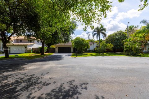 House in Davie, Florida 4 bedrooms, 171.78 sq.m. № 1634000 - photo 15