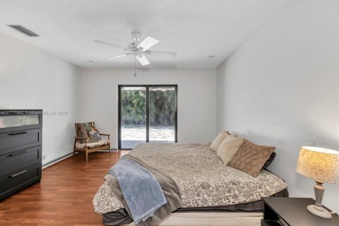 House in Davie, Florida 4 bedrooms, 171.78 sq.m. № 1634000 - photo 28