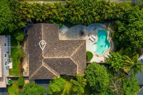 House in Davie, Florida 4 bedrooms, 171.78 sq.m. № 1634000 - photo 12