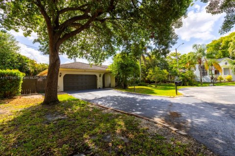 House in Davie, Florida 4 bedrooms, 171.78 sq.m. № 1634000 - photo 18