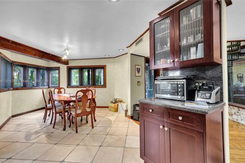 Villa ou maison à vendre à Fort Lauderdale, Floride: 4 chambres, 440.64 m2 № 1972079 - photo 24