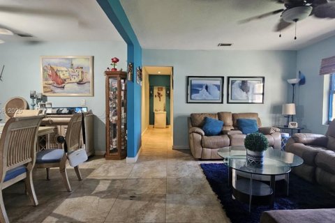 Villa ou maison à vendre à Miami, Floride: 3 chambres, 139.91 m2 № 1977864 - photo 7