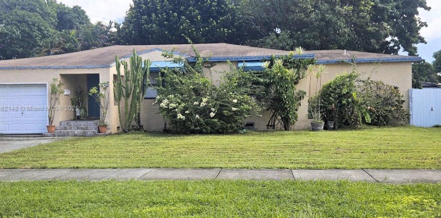 Villa ou maison à Miami, Floride 3 chambres, 139.91 m2 № 1977864