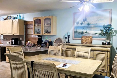 Villa ou maison à vendre à Miami, Floride: 3 chambres, 139.91 m2 № 1977864 - photo 9