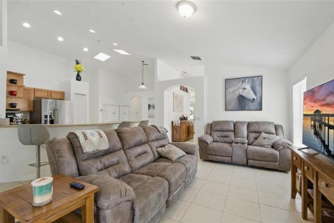 Casa en venta en Deltona, Florida, 3 dormitorios, 171.03 m2 № 1744908 - foto 14