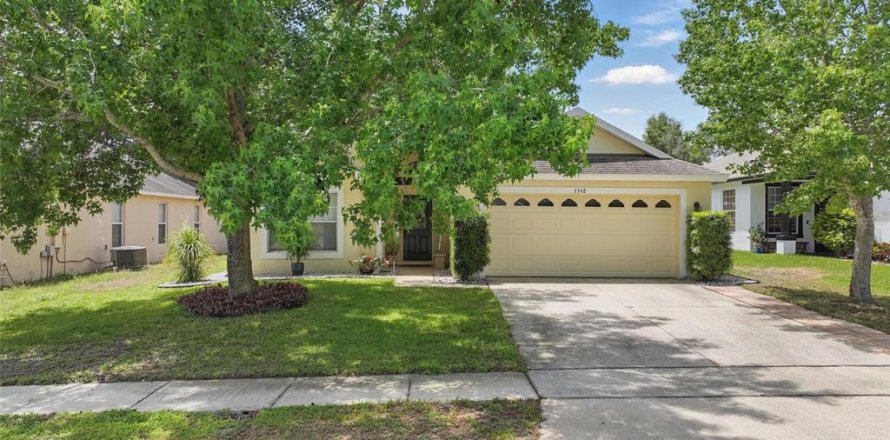 House in Deltona, Florida 3 bedrooms, 171.03 sq.m. № 1744908