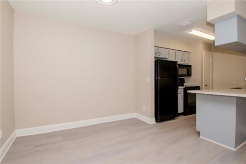 Propiedad comercial en venta en Brandon, Florida, 12 dormitorios, 511.71 m2 № 1904467 - foto 19