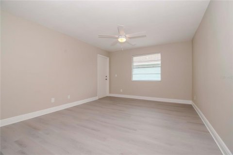 Propiedad comercial en venta en Brandon, Florida, 12 dormitorios, 511.71 m2 № 1904467 - foto 14