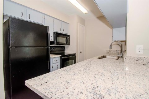 Propiedad comercial en venta en Brandon, Florida, 12 dormitorios, 511.71 m2 № 1904467 - foto 21