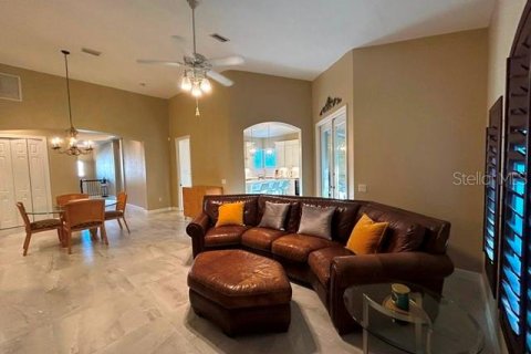 House in Bradenton, Florida 4 bedrooms, 252.6 sq.m. № 2213753 - photo 3