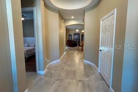 House in Bradenton, Florida 4 bedrooms, 252.6 sq.m. № 2213753 - photo 2