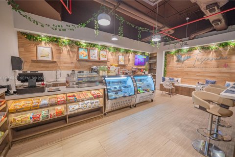 Condo in Bal Harbour, Florida, 1 bedroom № 1986373 - photo 26