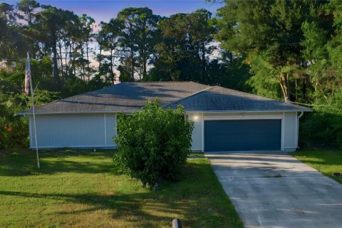 Villa ou maison à Palm Coast, Floride 4 chambres, 185.53 m2 № 2415504