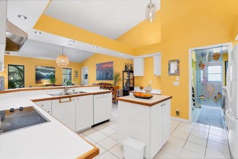 House in Englewood, Florida 3 bedrooms, 202.53 sq.m. № 1613707 - photo 11