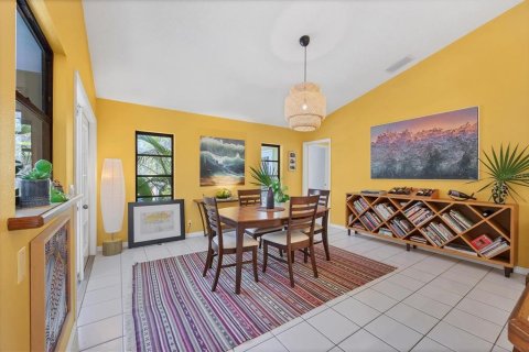 House in Englewood, Florida 3 bedrooms, 202.53 sq.m. № 1613707 - photo 12