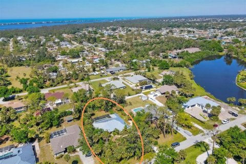House in Englewood, Florida 3 bedrooms, 202.53 sq.m. № 1613707 - photo 1