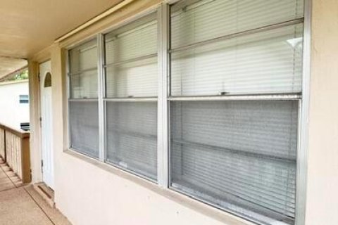 Condo in West Palm Beach, Florida, 1 bedroom  № 2088393 - photo 5