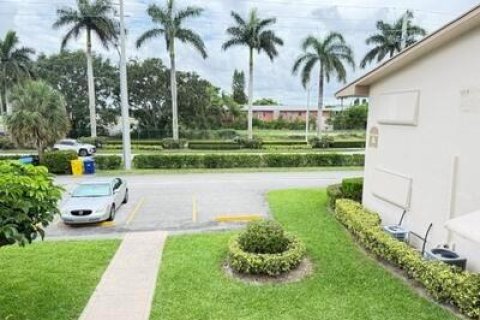 Condo in West Palm Beach, Florida, 1 bedroom  № 2088393 - photo 3