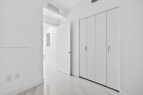 Copropriété à vendre à Miami, Floride: 1 chambre, 98.38 m2 № 2012111 - photo 9