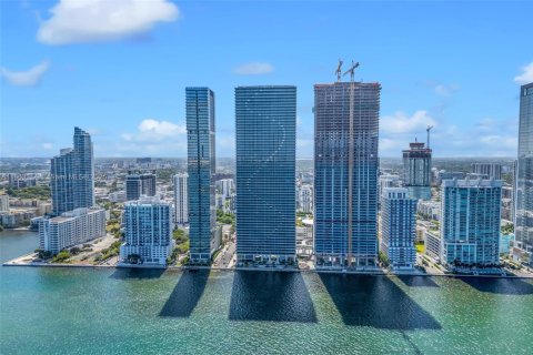 Copropriété à vendre à Miami, Floride: 1 chambre, 98.38 m2 № 2012111 - photo 12