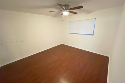 Condo in Tamarac, Florida, 2 bedrooms  № 1465606 - photo 20